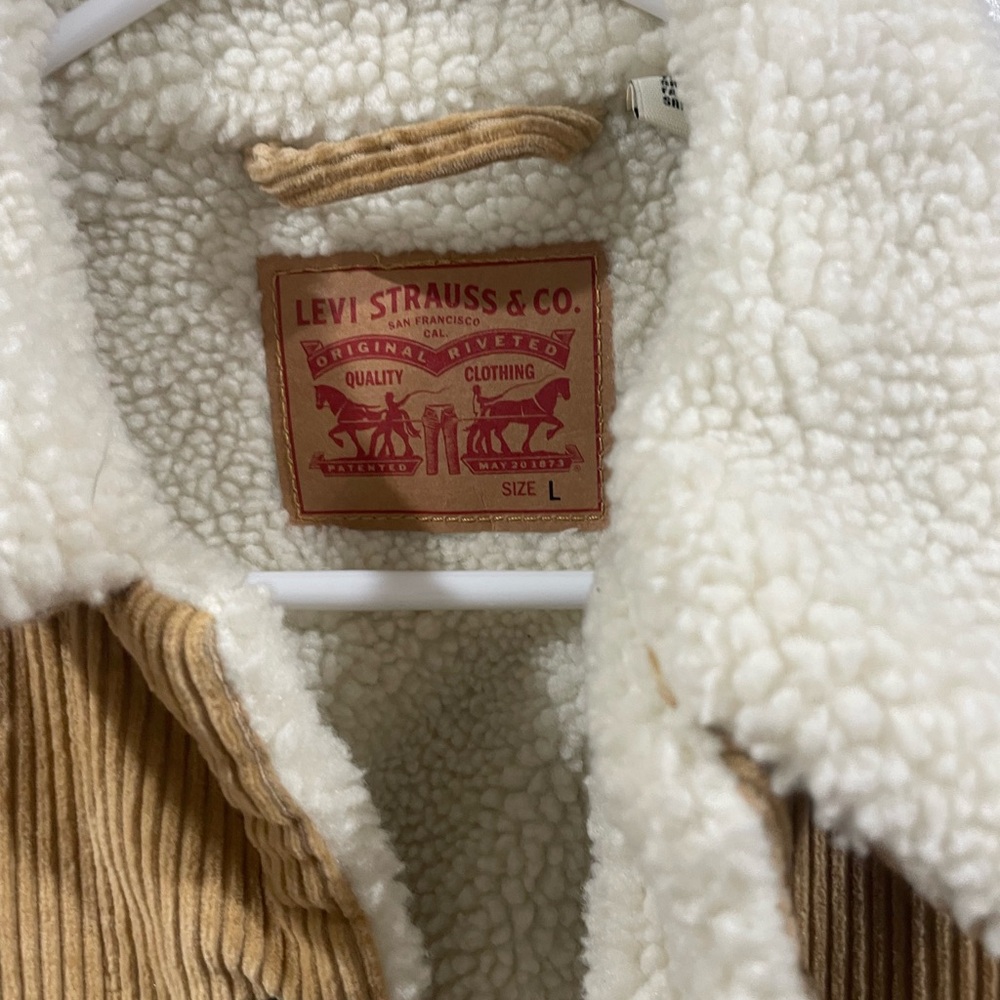 Levi's Women's Yellow Corduroy Sherpa Jacket - Picture 7 of 8